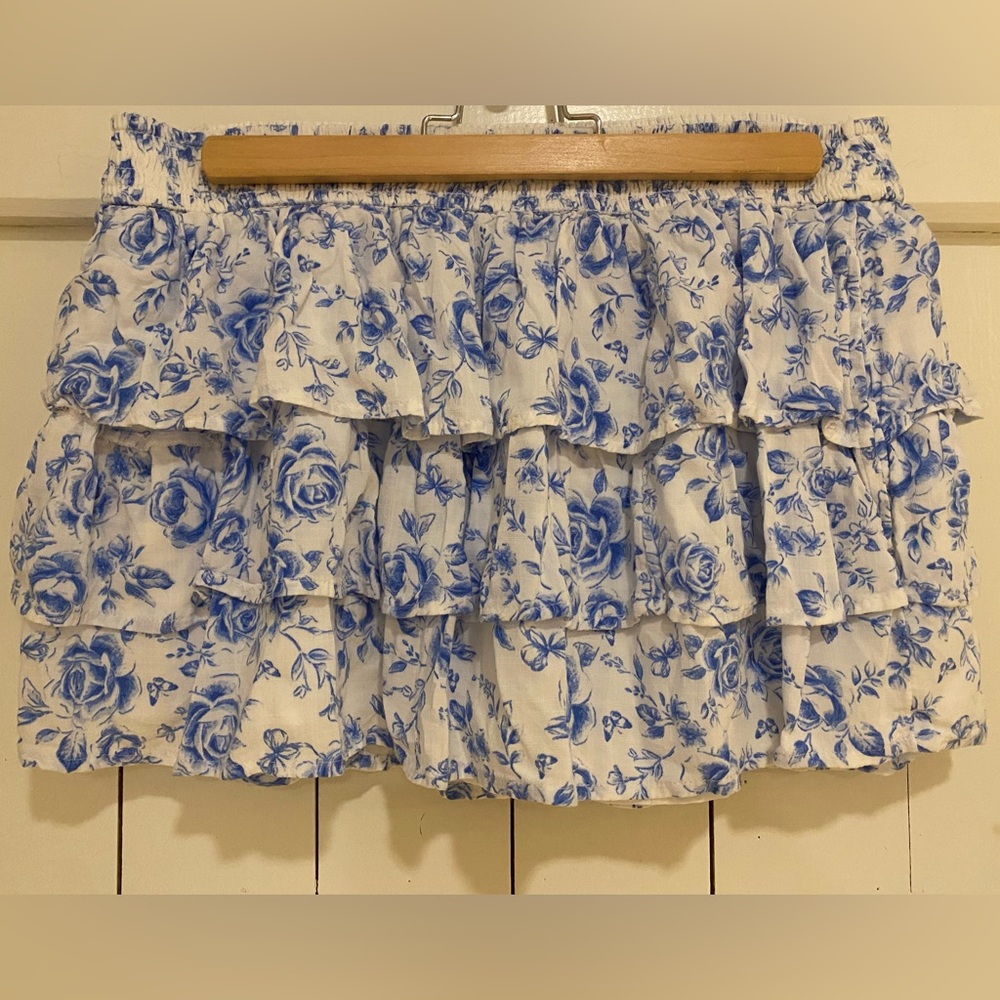 Women’s Skort Shorts Cute Ruffle layers Sz L